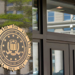 Il Caso Comey: Tensione alle Stelle e Svolta Giudiziaria negli Stati Uniti